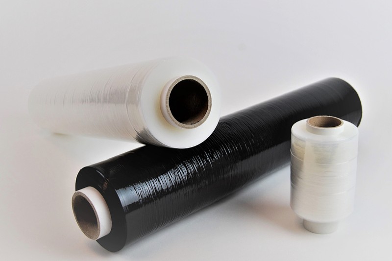 Handstretchfolien in weiß und schwarz